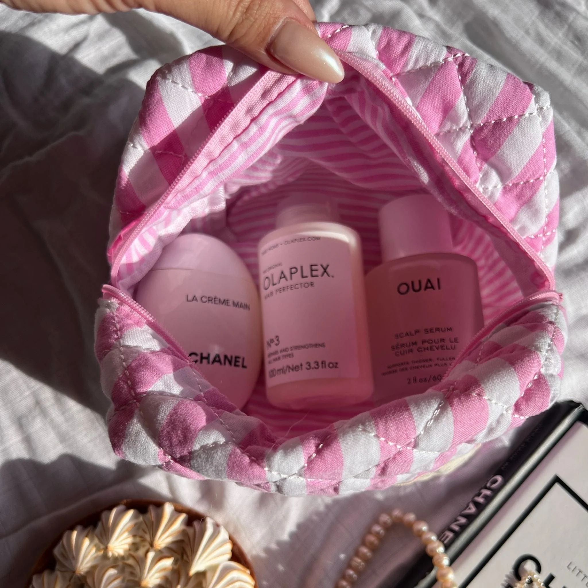 Barbie Mini Makeup Bag - Image 4