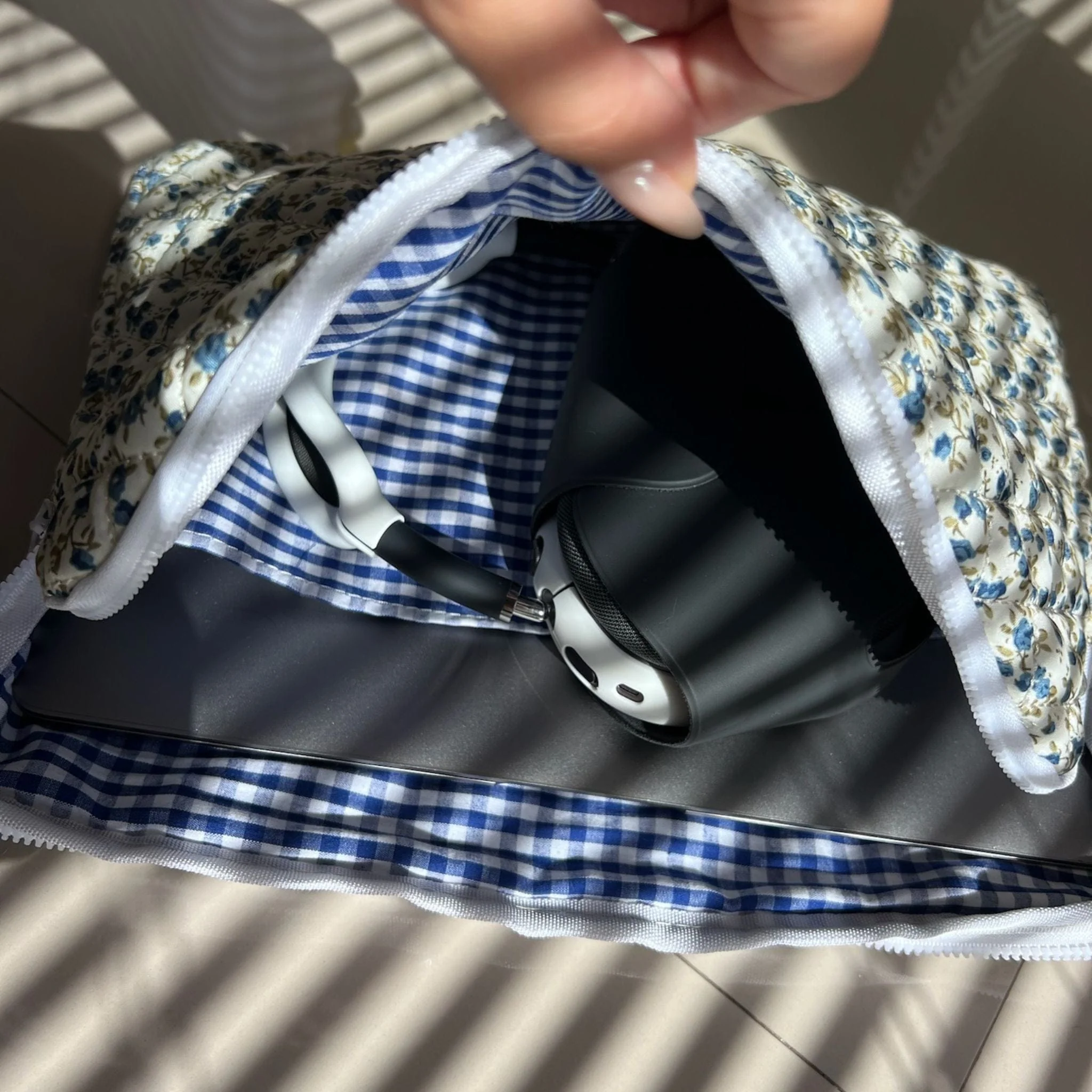 Spring Laptop Sleeve - Image 4