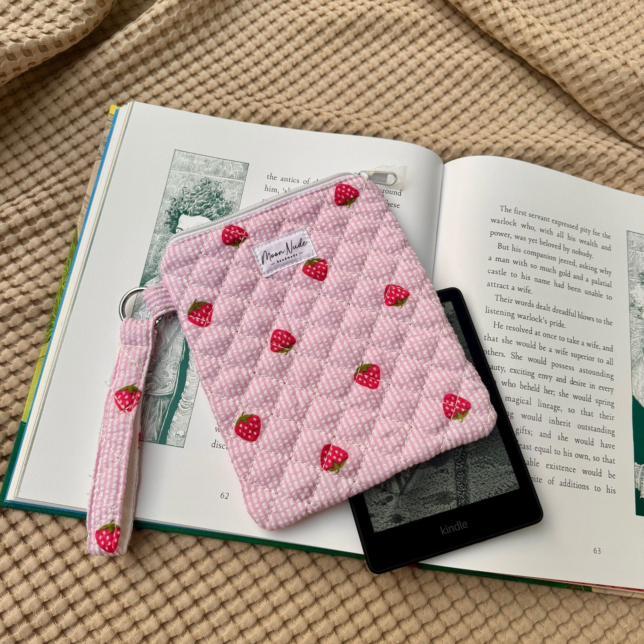 Strawberry eReader Pouch - Image 3