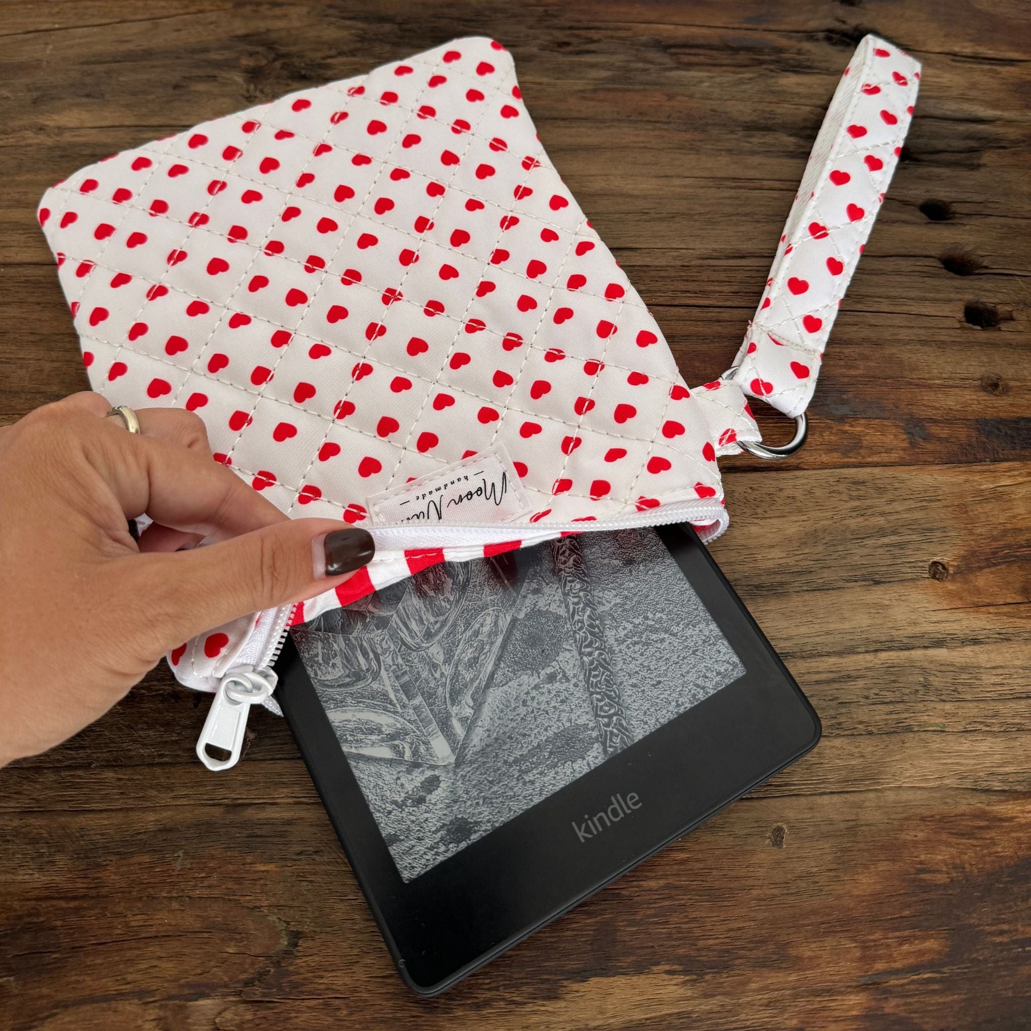 Valentine eReader Pouch - Image 4